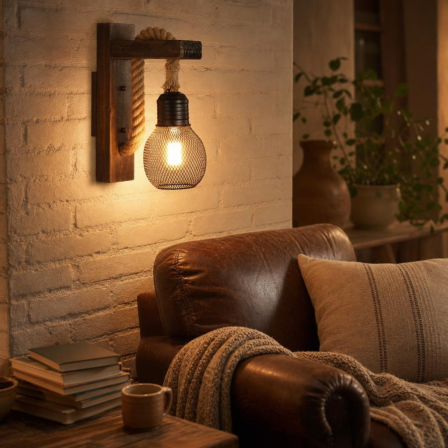 Aplique de pared vintage de madera encendido en un rincón de lectura
