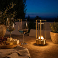 Foto de ambiente: Mesa de terraza exterior por la noche
