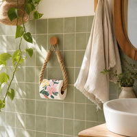 Foto de ambiente: Baño pequeño de estilo boho con azulejo verde salvia